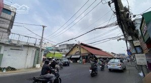 nhà đẹp 3 tầng ngay chợ thủ đức ngang lớn 5.2m 89m2 gần kha vạn cân