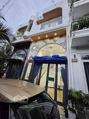 siêu vị trí - nhà hxh đường lê văn phẩm, p6, mỹ tho. dt: 4,5x10 có 3pn 4wc. giá 2,45 tỷ