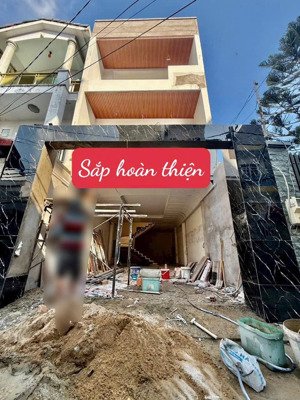 nhà bè : cách quận 7 tầm 300m , mặt tiền hẻm 98 thông, ô tô ngủ trong nhà - full nội thất.