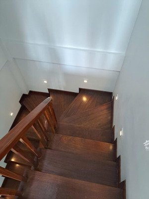 chính chủ cho thuê nhà 5 tầng, mới tinh, ô tô đỗ cửa