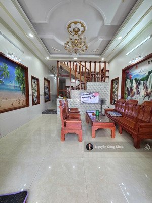 bán nhà 5x20m, sân ô tô, phòng ngủ dưới, gần bờ hồ biconsi 300m, p.tân bình, tp.dĩ an