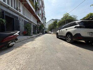 nhà phố đồng bộ, có thang máy p14 gò vấp, tp hcm. hẽm thông 7m, xây 6tầng đầy đủ nội thất. 7ty660