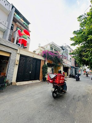 nhà 4 tầng mặt tiền đường ngay hoàng diệu 2 - có thang máy - ô tô nằm sân - khu nhà ở lý tưởng