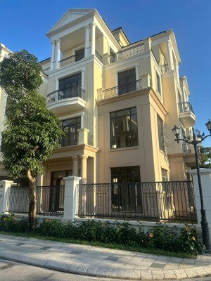 chính chủ cần bán biệt thự đơn lập phân khu đảo dừa 4