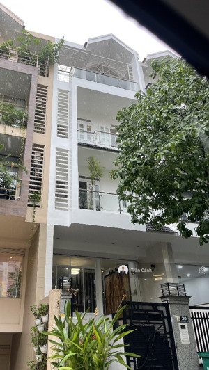 bán nhanh nhà mặt phố him lam. giá tốt nhất toàn khu . lh mr cảnh