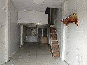 cho thuê nhà nguyên căn - cách phố vĩnh hưng 50m