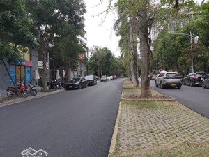 cần tiền trả thưởng tết cho nhân viên, anh huy khẩn thiết bán nhanh căn liền kề thủy trúc ecopark