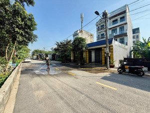 lô đất 149m2, có 2 mặt tiền trước sau ngang 5m gần sông