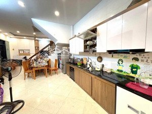 anh huy cần bán nhà phương canh, 5 tầng, ngõ thông, dân trí cao- 6,8 tỷ.