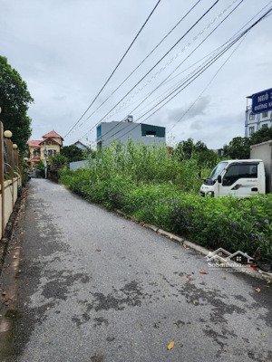 trung tâm gia lâm, ngõ ô tô tải thông, sát hồ điều hoà, 5p ra tới vin oceanpark1, giá chỉ 70tr/m2