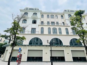bán gấp shophouse sao biển 109m2 giá 16,8 tỷ bao phí, view chung cư, sổ lâu dài, đường thông vin2
