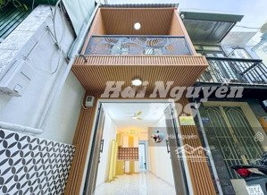 nhà giá sinh viên đối diện tđh marketing đường tân mỹ - q7