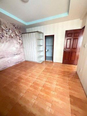 cần bán gấp căn hộ mỹ thuận phường 16 q.8 dt 107m2, 2 phòng ngủ, 2wc, view thoáng mát căn góc