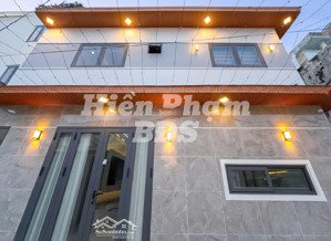 nhà đẹp góc 2mt có thể kdmb hẻm 160 nguyễn văn quỳ - hẻm thông