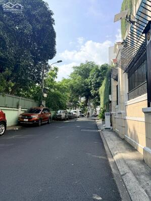 NHÀ MẶT TIỀN TÂN BÌNH - PHƯỜNG 4 CŨ - 50M2, 5 TẦNG, NGANG 4M, Ô TÔ ĐỖ CỬA, VỊ TRÍ CỰC ĐẸP.