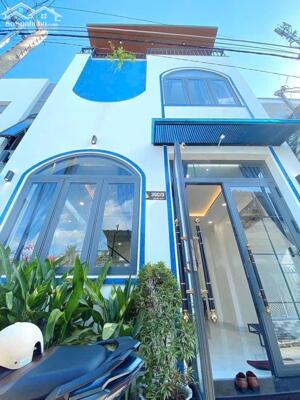 Nhà xây mới trệt lầu và sân thượng - Kế trường THCS và chợ Bình Thủy