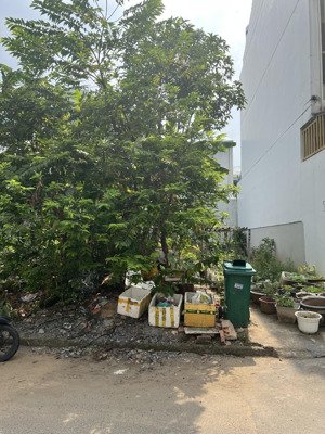 ngộp bán gấp đất đường 10 p. bình an . q2 .(dt: 17x14m2) cn 255m2 . giá chỉ 166tr/m2.