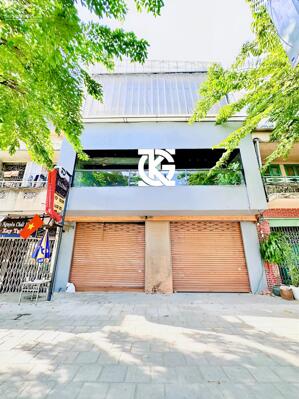 Cho Thuê Nhà Mặt Tiền: 318-320 Võ Văn Kiệt - Quận 1