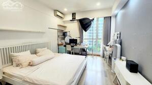 Bán căn hộ Saigon Airport , 3PN, 2WC ,110m2 , có sổ , có nội thất , view đông nam , Giá : 9.9 Tỷ , Liên hệ : 0395737538