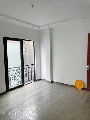 chính chủ bán nhà 6 tầng ô tô đỗ cổng sổ đỏ chính chủ