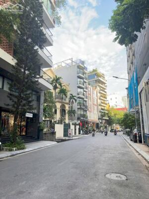 BÁN NHÀ MẶTTIỀN Phố DOÃN KẾ THIỆN.MAI dỊCH NGUYỄN KHẢ TRẠC. CẦU GIẤY DiệnTích 60 m2 x 7 tầng thang máy full nội thất vị trí kinh doanh sầm uất giá 32 tỷ