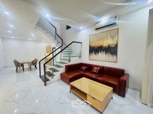 bán nhà 279 đội cấn, nhỉnh 8 tỷ, sổ vuông 57m, lô góc, mặt tiền 5m, full nội thất
