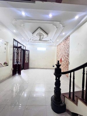 bán nhà thụy khuê, nhỉnh 8 tỷ, 40m, 5 tầng, ngõ nông cách ô tô tránh 50m