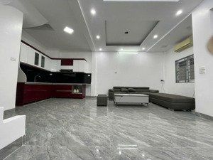 bán nhà đào tấn, chỉ 8 tỷ, dt 40m, mặt tiền 5.7m, 4 ngủ, ngõ thoáng