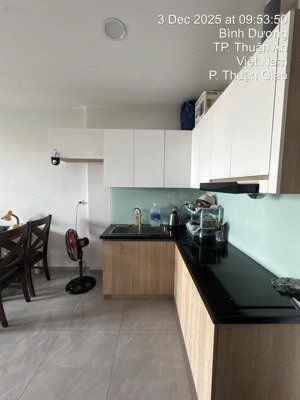 căn hộ 42m2 giá 1,6x tỷ, tầng trung, có sổ sẵn, hiện đang cho thuê, nội thất đầy đủ