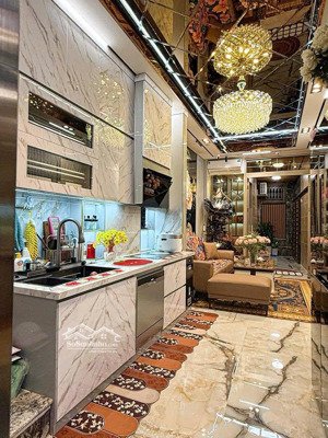 hai bà trưng - nhà đẹp đón tết 45m x 5 tầng thang máy full nội thất nhập khẩu xịn xò