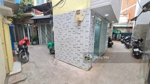 chỉ 1,75 tỷ - nhà bến vân đồn sổ hồng riêng - 3 tầng 2pn 2wc