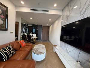 trống sẵn căn hộ 2 phòng ngủ 77m2, nội thất cơ bản, tại lumiere riverside