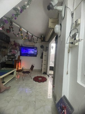 sát mặt tiền phạm văn hai tân bình nhà 3 tầng mới đẹp lô góc thoáng hẻm thông nhỉnh 4 tỷ