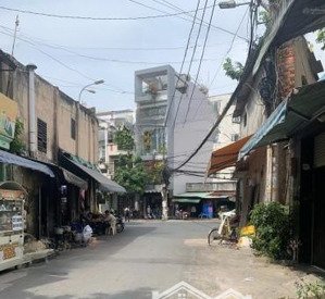 nhà mới ở ngay đón tết bính ngọ - sát ô tô tránh- đầu hẻm vài ô tô đậu- 4.95 tỷ - 45m2