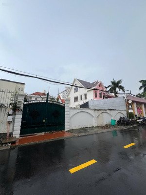 lô đất lớn hiếm khu nguyễn văn hưởng - p.thảo điền quận 2 dt:30x25m ( 723m2) ) giá 170 tỷ