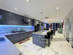 siêu phẩm biệt thự phố ngang 7m hiếm có hồ văn huê, phú nhuận có hầm & thang máy giá 45