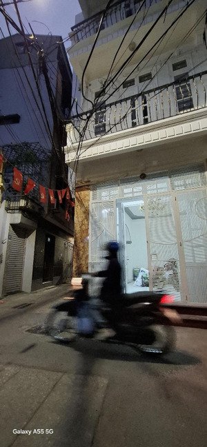 tôi chính chủ bán nhà ngõ 515 hoàng hoa thám