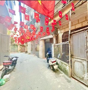 bán nhà quan nhân 50m², 4 tầng, mặt ngõ 2.5m, kinh doanh nhỏ 12.6 tỷ