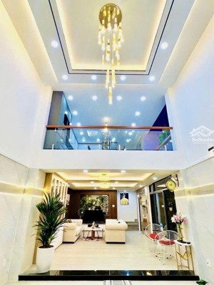 siêu phẩm thang máy - dt 77m2 - 5 tầng - hẻm xh 1 xẹt quang trung phường 10 gò vấp