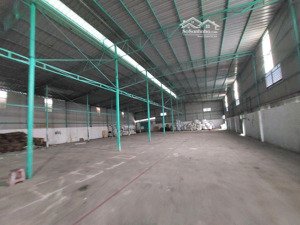 cho thuê kho xưởng diên tích 2300m2.pccc vách tường.giá 80 triệu.thuận an ,bình dương