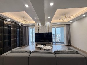 cho thuê chung cư richstar , 5pn 3wc 140m2 full nội thất đẹp, nhà mới 99%
