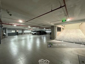 tòa nhà khu nguyễn gia trí - d2 - bình thạnh - 1300m2 - hầm 4 tầng - 300 tr/ tháng 