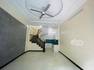 chính chủ nhờ bán căn nhà tại phố đại từ dt 37m x 5 tầng giá 7,85 tỷ