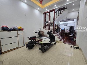 siêu phẩm trích sài, hồ tây - 3 bước ra mặt hồ - dt 40m 2 thoáng trước sau - nhà view hồ đẹp ở luôn