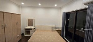 cho thuê nguyên căn nhà mới, full đồ đẹp phúc lơi,gần trường học, ô tô đỗ cửa giá 10 triệu/ tháng