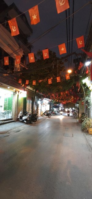 phố đại cồ việt. 61m2 x 6 tầng x mt4.5m - thang máy, kinh doanh.