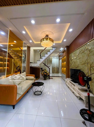 bán nhà đẹp ngay nguyễn duy cung gò vấp, ban công thoáng mát, kế bên emart