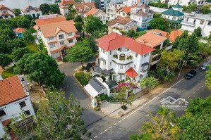 bán biệt thự nguyễn văn hưởng - góc 3 mặt tiền dt: 20m x 26,5m - hồ bơi sân vườn - 530m2