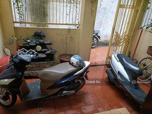 cho thuê nhà nguyễn văn cừ - 60m2 3 phòng ngủ, sân để xe gần tâm anh giá 15 triệu