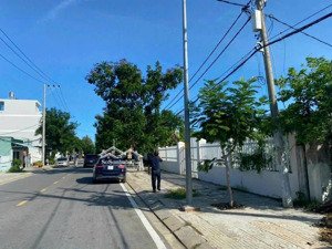 chuyển nhượng lô đất mặt tiền tắc xuất cách vinhomes 300m mặt tiền 18.5m thích hợp xây khách sạn